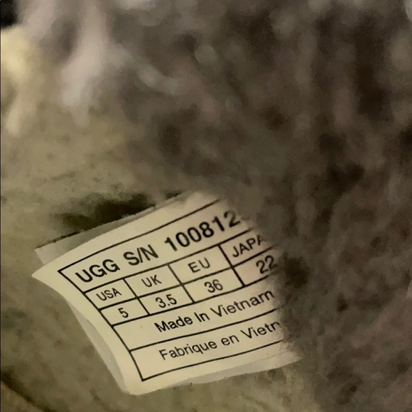 AUTHENTIC BLACK UGG WINTER BOOTS - Picture 2 of 4